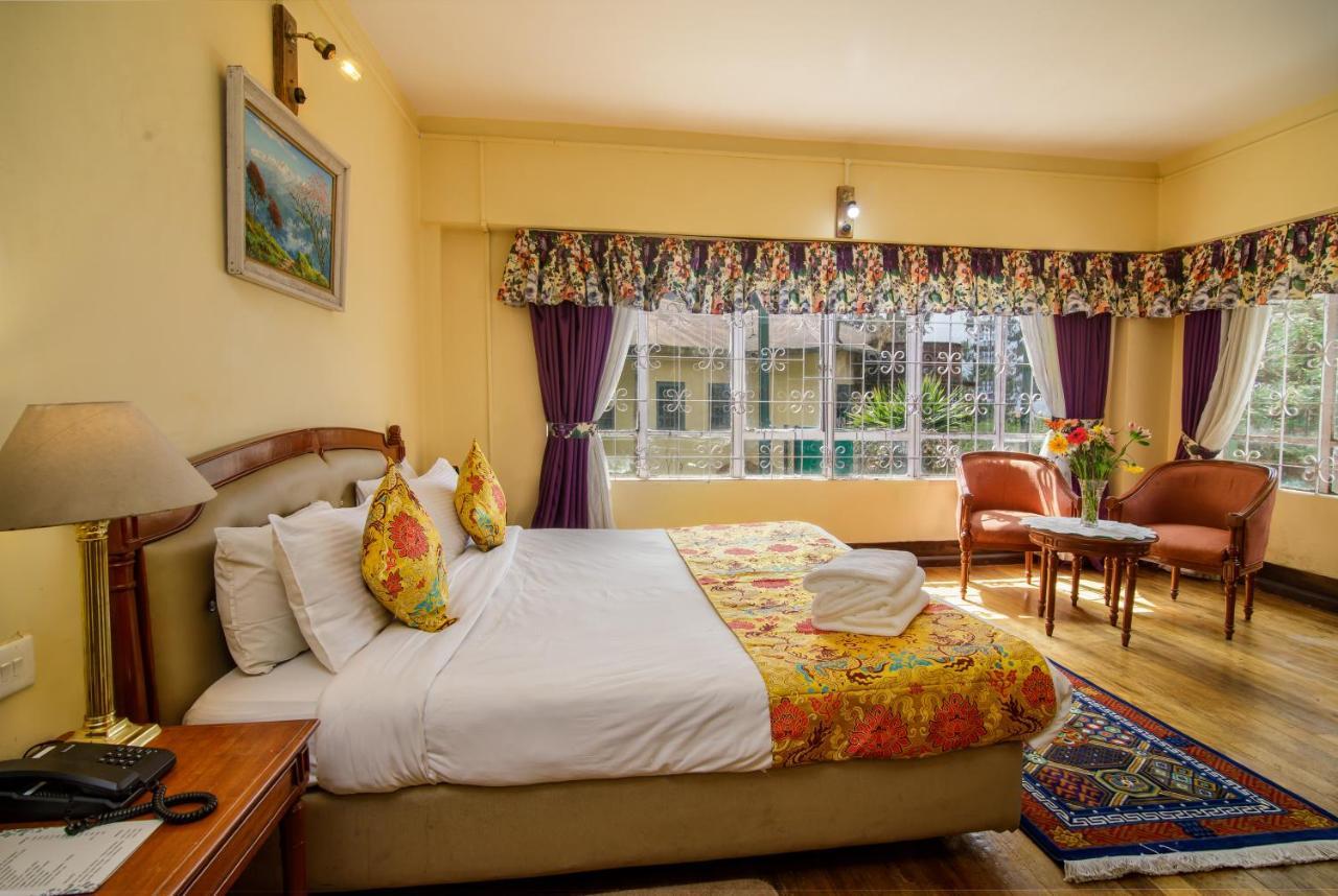 Muscatel Himalayan Resort - 400 Mts From Mall Road ดาร์จีลิง ภายนอก รูปภาพ