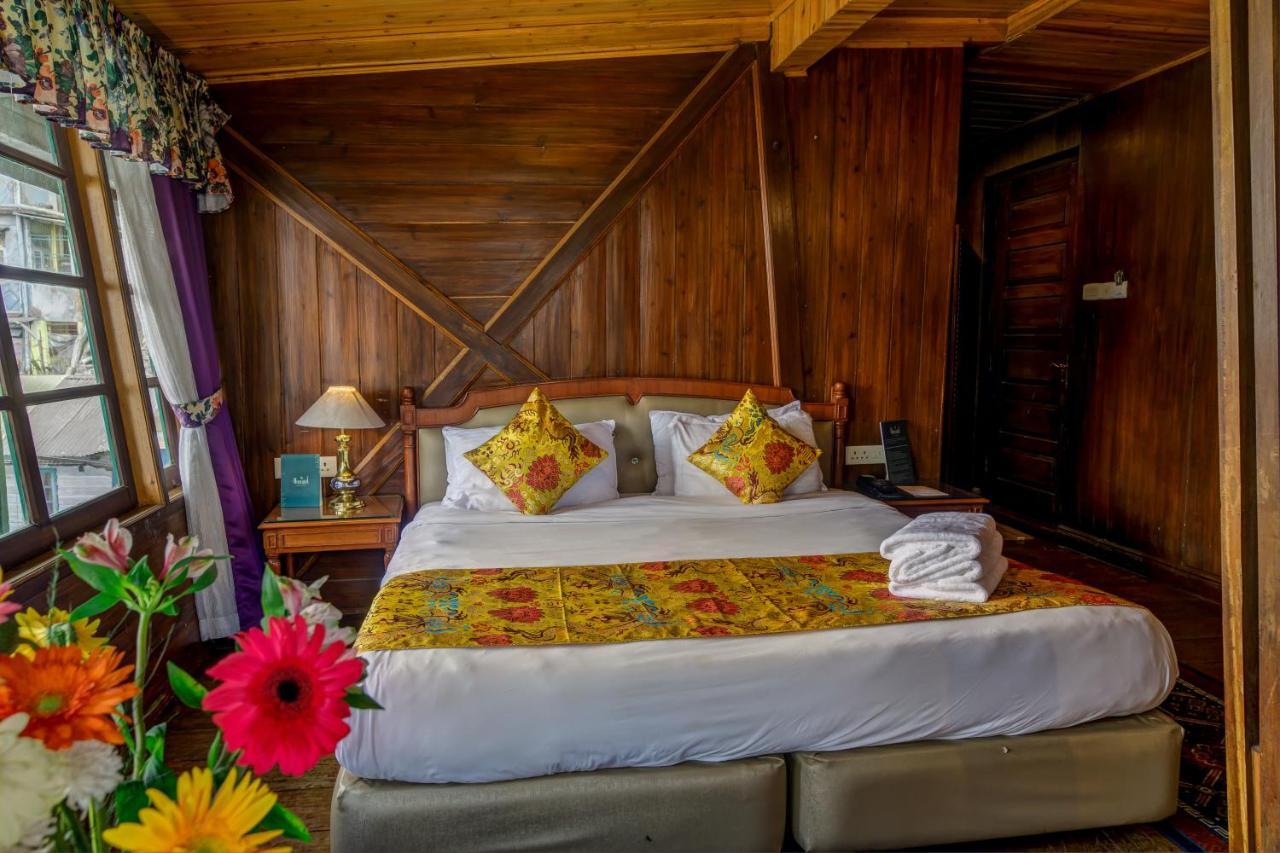 Muscatel Himalayan Resort - 400 Mts From Mall Road ดาร์จีลิง ภายนอก รูปภาพ