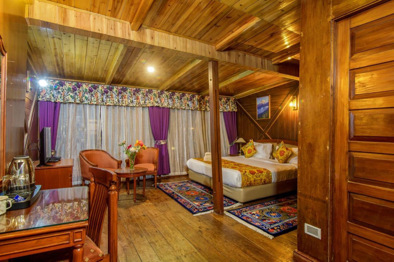 Muscatel Himalayan Resort - 400 Mts From Mall Road ดาร์จีลิง ภายนอก รูปภาพ