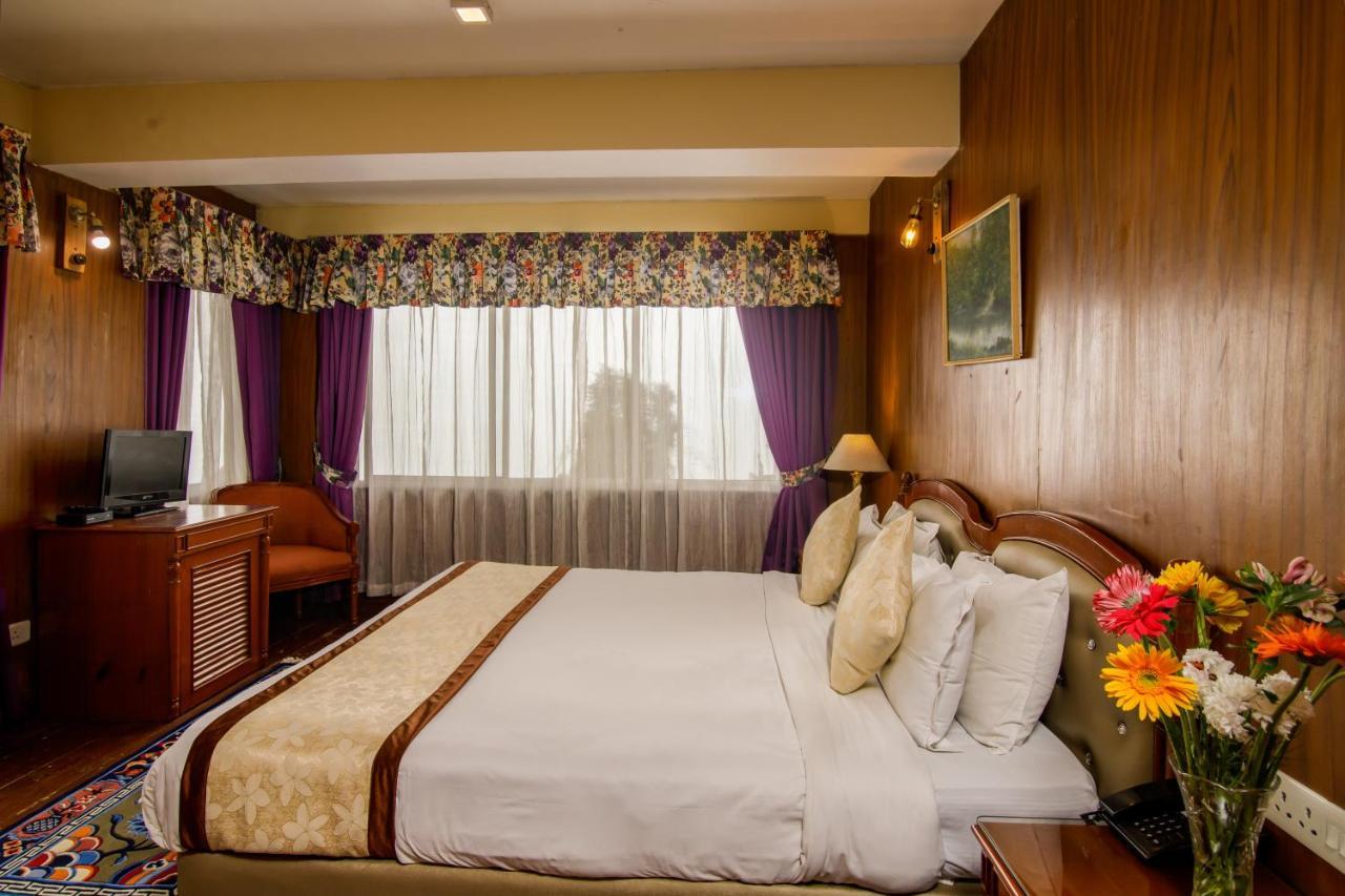 Muscatel Himalayan Resort - 400 Mts From Mall Road ดาร์จีลิง ภายนอก รูปภาพ